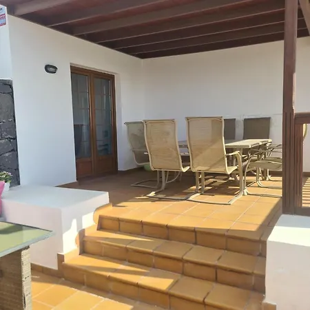 Luxury 4-bedroom With Heated Pool + Sea View Willa Playa Blanca (Lanzarote)