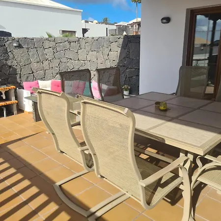 Willa Luxury 4-bedroom With Heated Pool + Sea View