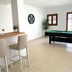 فيلة Luxury 4-bedroom With Heated Pool + Sea View
