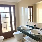 فيلة Luxury 4-bedroom With Heated Pool + Sea View بلايا بلانكا