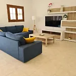 فيلة Luxury 4-bedroom With Heated Pool + Sea View بلايا بلانكا