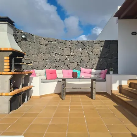 Villa Luxury 4-bedroom With Heated Pool + Sea View *