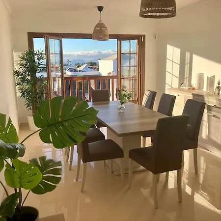 Luxury 4-bedroom With Heated Pool + Sea View ヴィラ