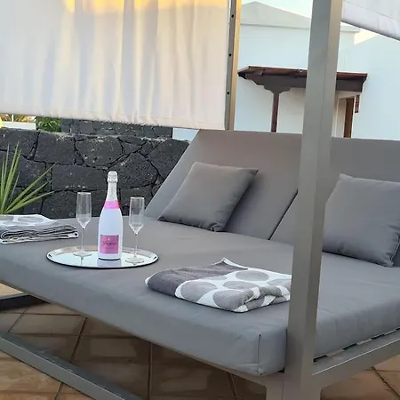 Luxury 4-bedroom With Heated Pool + Sea View プラヤ・ブランカ