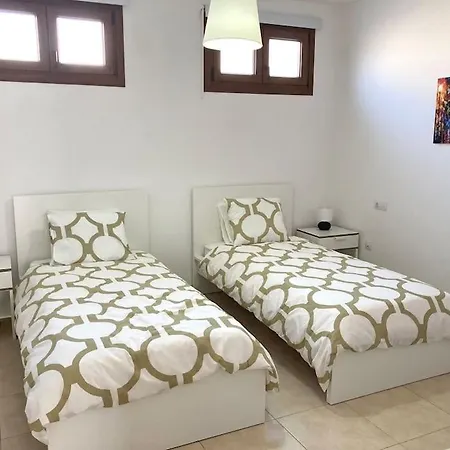 Luxury 4-bedroom With Heated Pool + Sea View * Playa Blanca