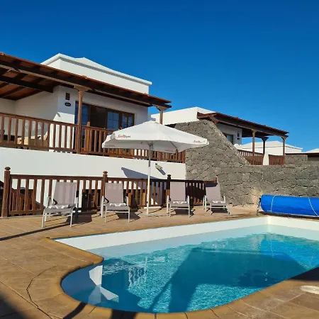 Luxury 4-bedroom With Heated Pool + Sea View Βίλα Πλάγια Μπλάνκα