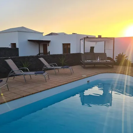 ヴィラ Luxury 4-bedroom With Heated Pool + Sea View *