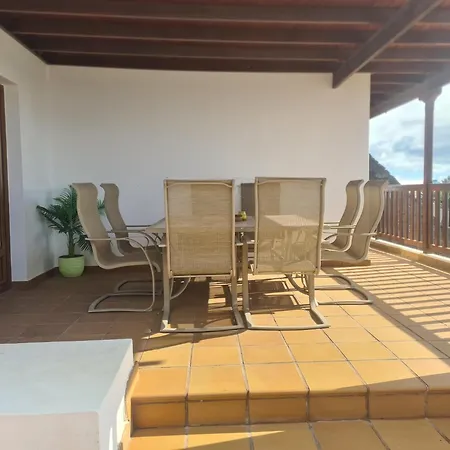 Luxury 4-bedroom With Heated Pool + Sea View