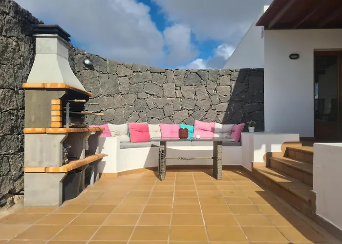 Villa Luxury 4-bedroom With Heated Pool + Sea View *